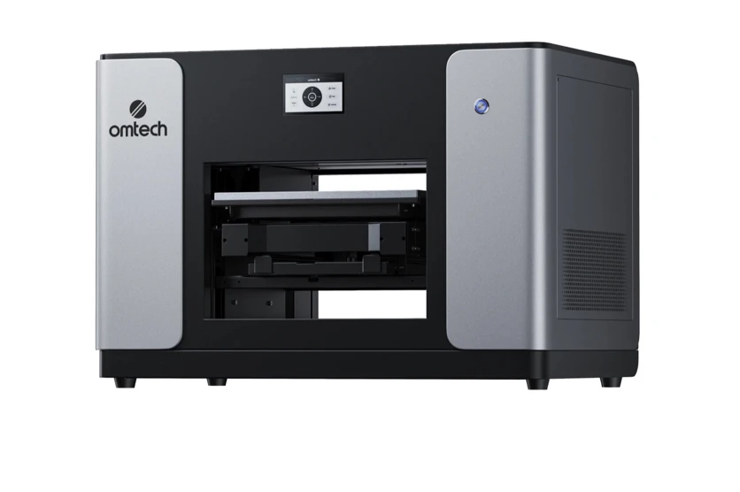La OMTech Spectra A3+ de doble cabezal: una cama de 350 x 450 mm con mesa de vacío y detección de altura por infrarrojos, pensada para trabajo por lotes